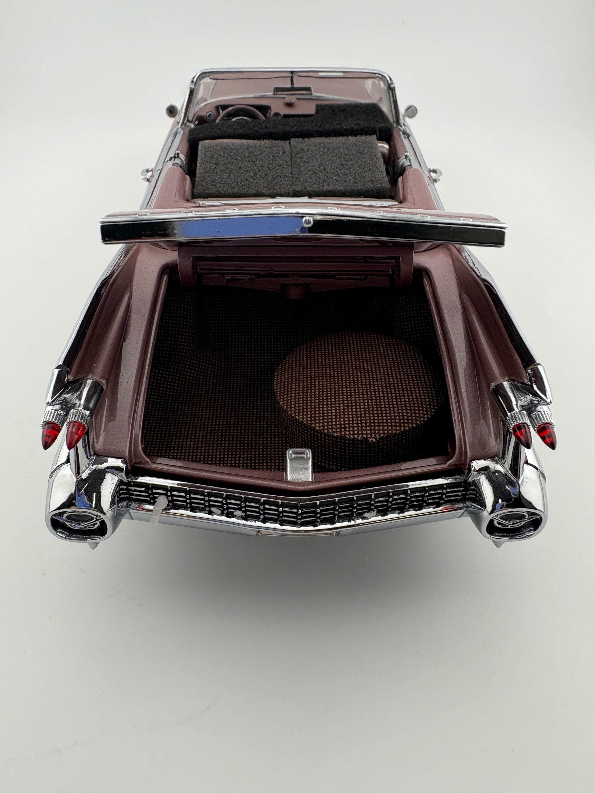 1959 Cadillac Eldorado Biarritz Convertible – 1:24 Diecast Model Car (Limited Edition)