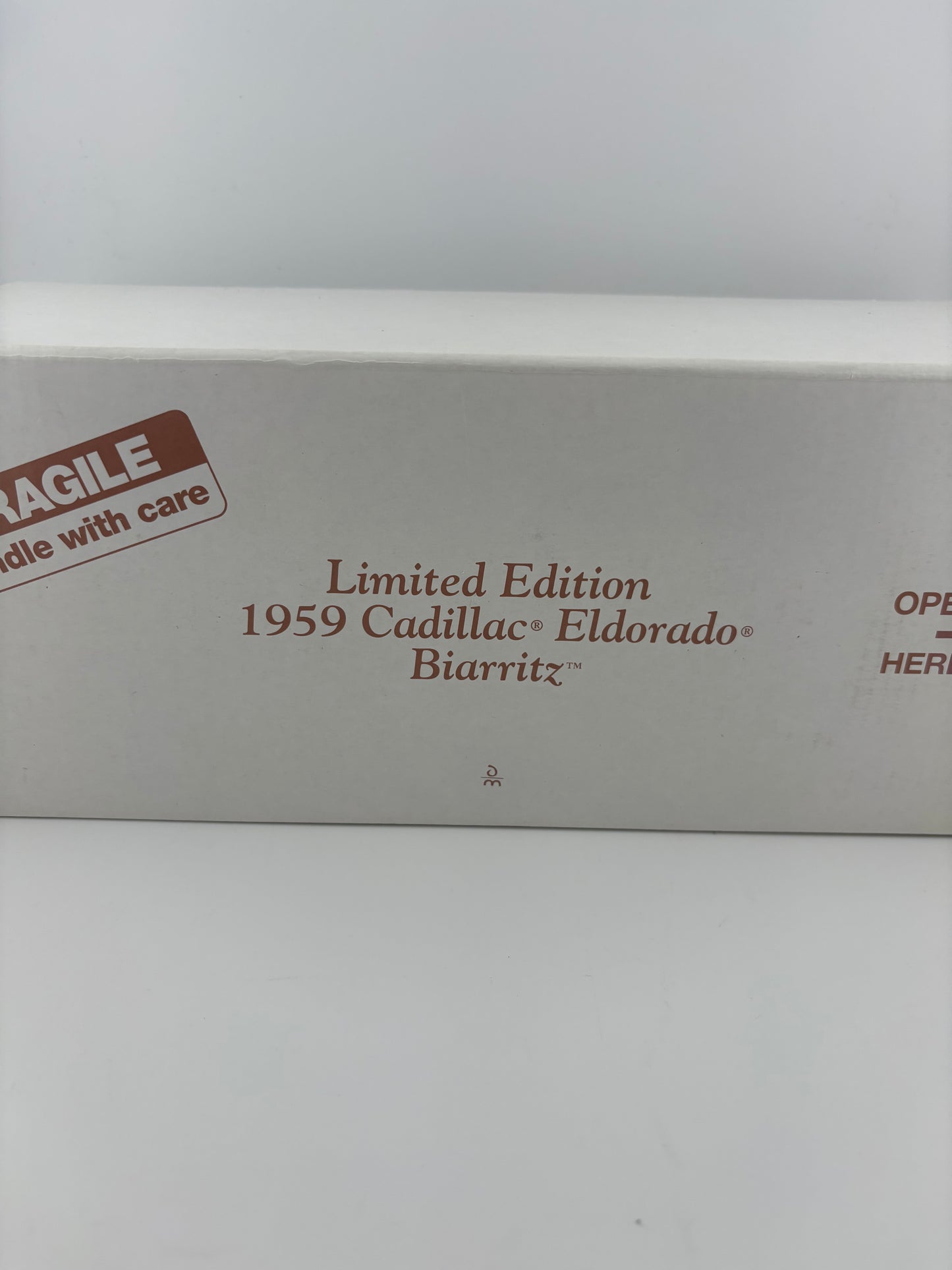 Danbury Mint 1959 Cadillac Eldorado Biarritz Convertible – 1:24 Diecast Model Car (Limited Edition)