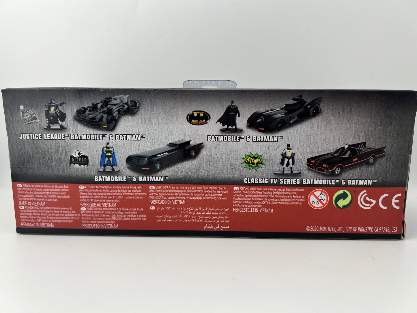 Jada Batman Animated Series 1:32 Scale Die-Cast Metal Batmobile with Figure Fishwheels