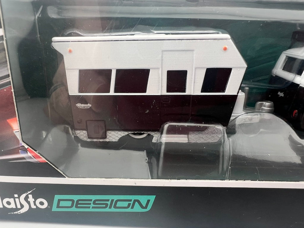Maisto Design Volkswagen Van “Samba” / Alameda Trailer Fishwheels