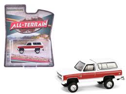 1984 Chevrolet K5 Blazer Silverado Lifted - Frost White & Apple Red All-Terrain Series 16 Greenlight Fishwheels