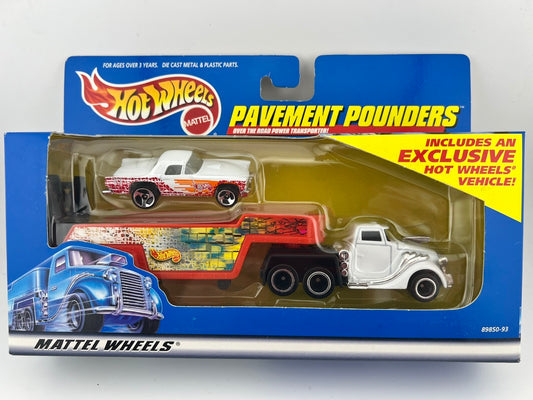 Hot Wheels Pavement Pounders – Hauler with Exclusive Car Fishwheels