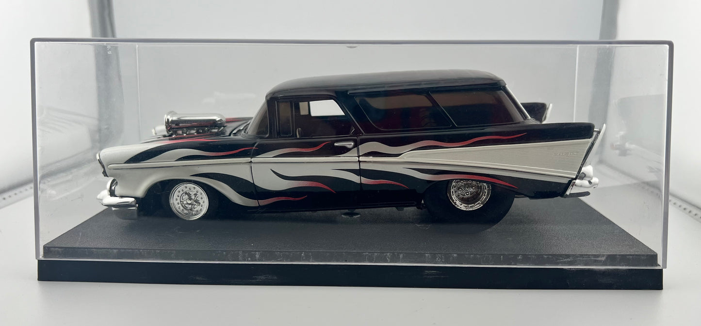 American Muscle 1-24 Ertl American Muscle Die Cast Metal 57 Chevy Nomad