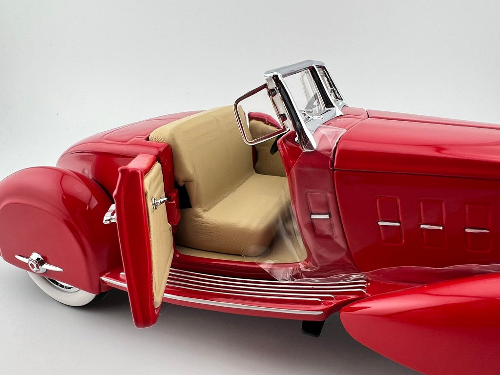 Danbury Mint 1934 Packard V-12 LeBaron Speedster – Red Fishwheels
