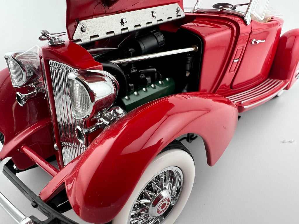 Danbury Mint 1934 Packard V-12 LeBaron Speedster – Red Fishwheels