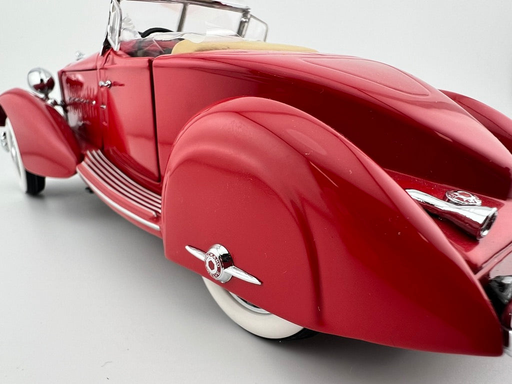 Danbury Mint 1934 Packard V-12 LeBaron Speedster – Red Fishwheels