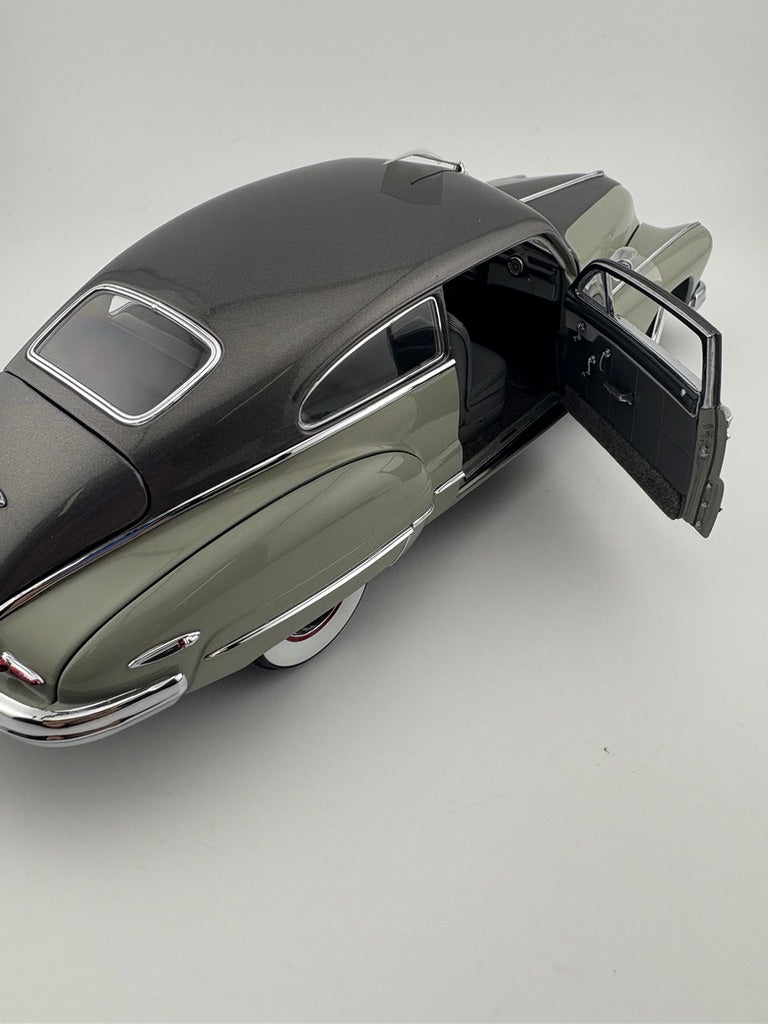 Danbury Mint 1948 Buick Roadmaster Coupe Fishwheels