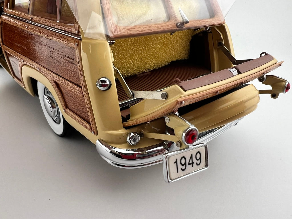 Danbury Mint 1949 Mercury Station Wagon – Bermuda Cream w/ Certificate of Authenticity Fishwheels