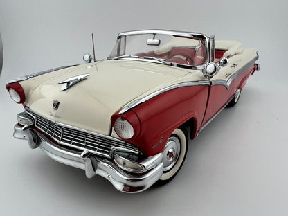 Danbury Mint 1956 Ford Sunliner Convertible Diecast Model Fishwheels
