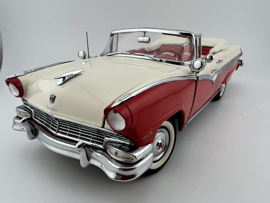 Danbury Mint 1956 Ford Sunliner Convertible Diecast Model Fishwheels
