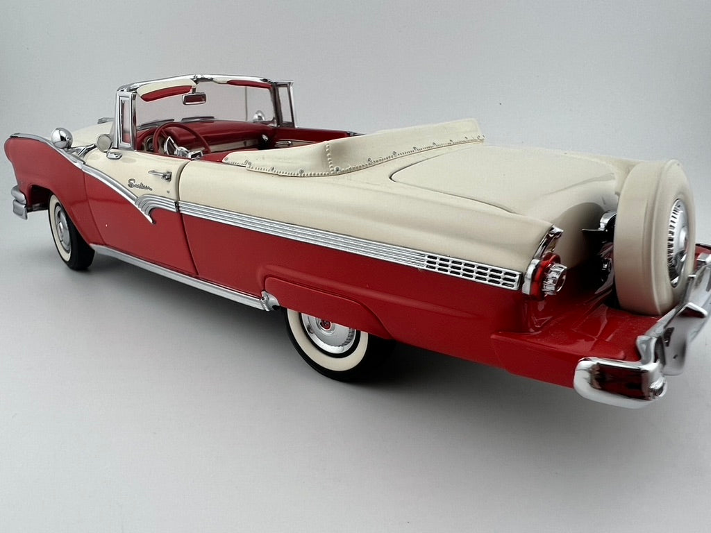 Danbury Mint 1956 Ford Sunliner Convertible Diecast Model Fishwheels