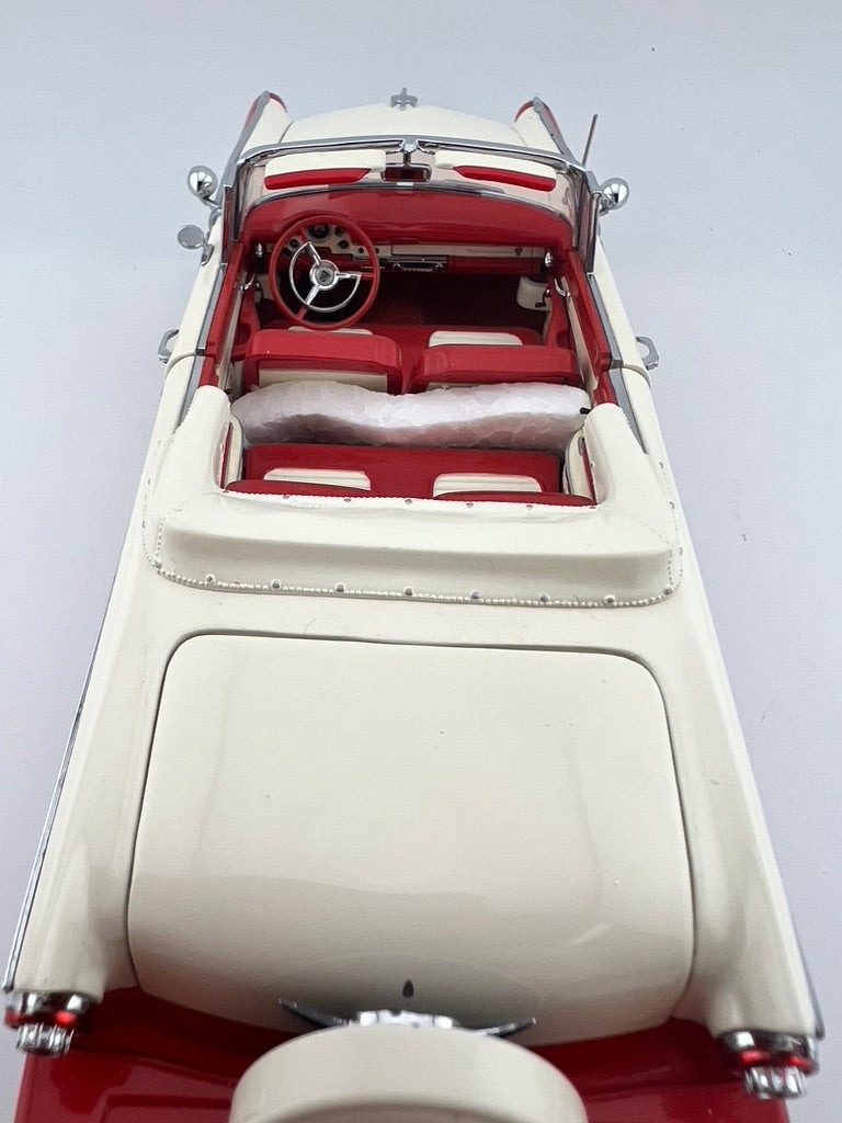 Danbury Mint 1956 Ford Sunliner Convertible Diecast Model Fishwheels