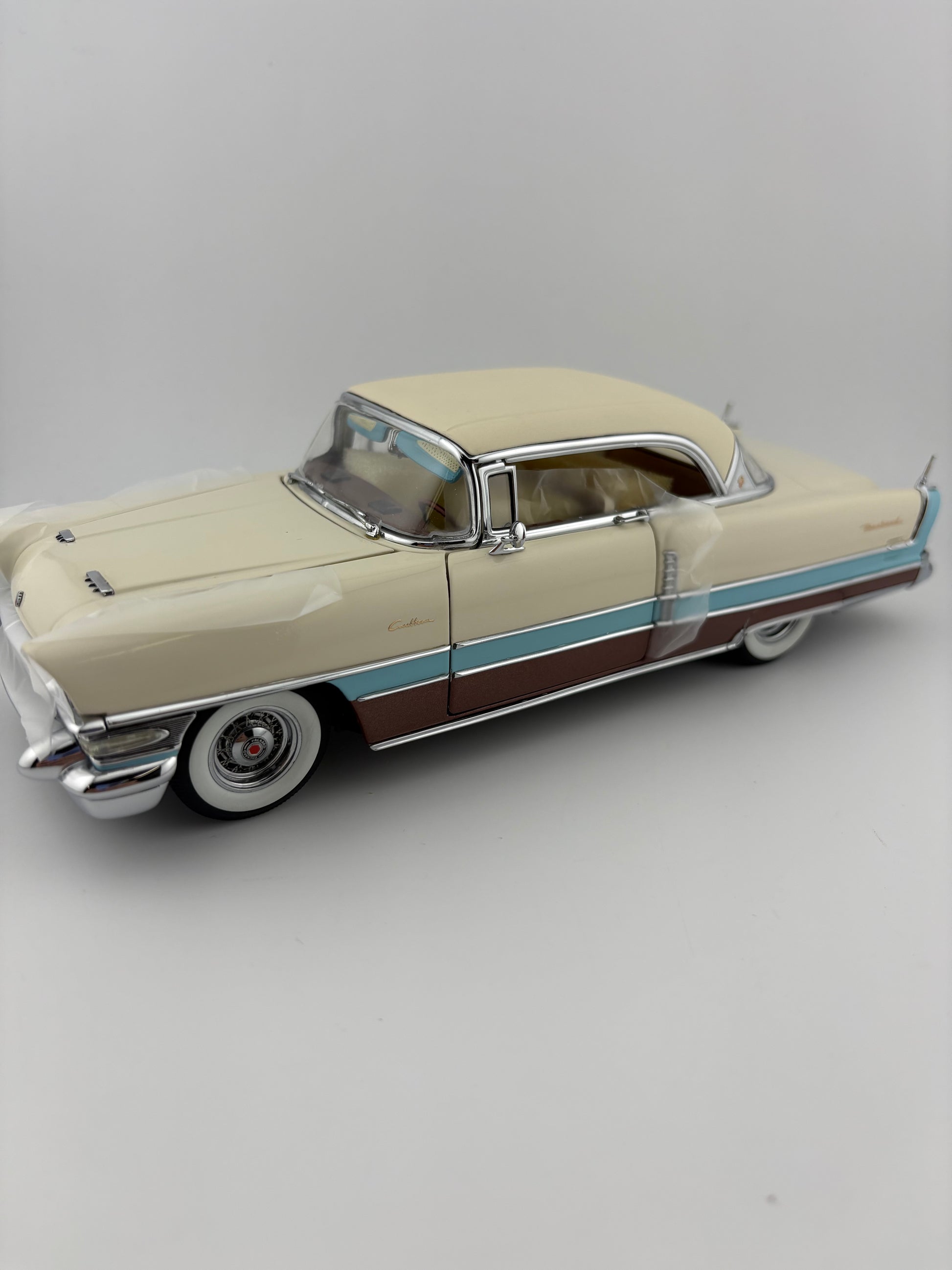 Danbury Mint 1956 Packard Caribbean Hardtop Fishwheels