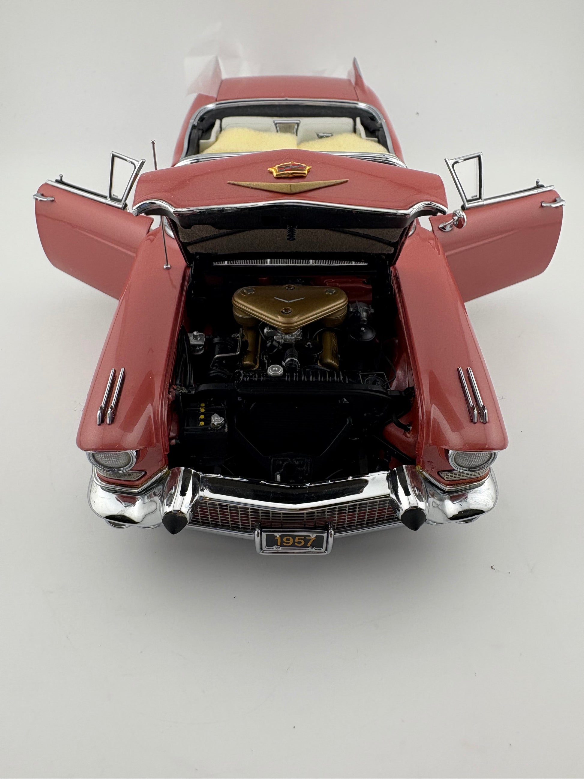 Danbury Mint 1957 Cadillac Eldorado Biarritz Convertible – 1:18 Diecast Model