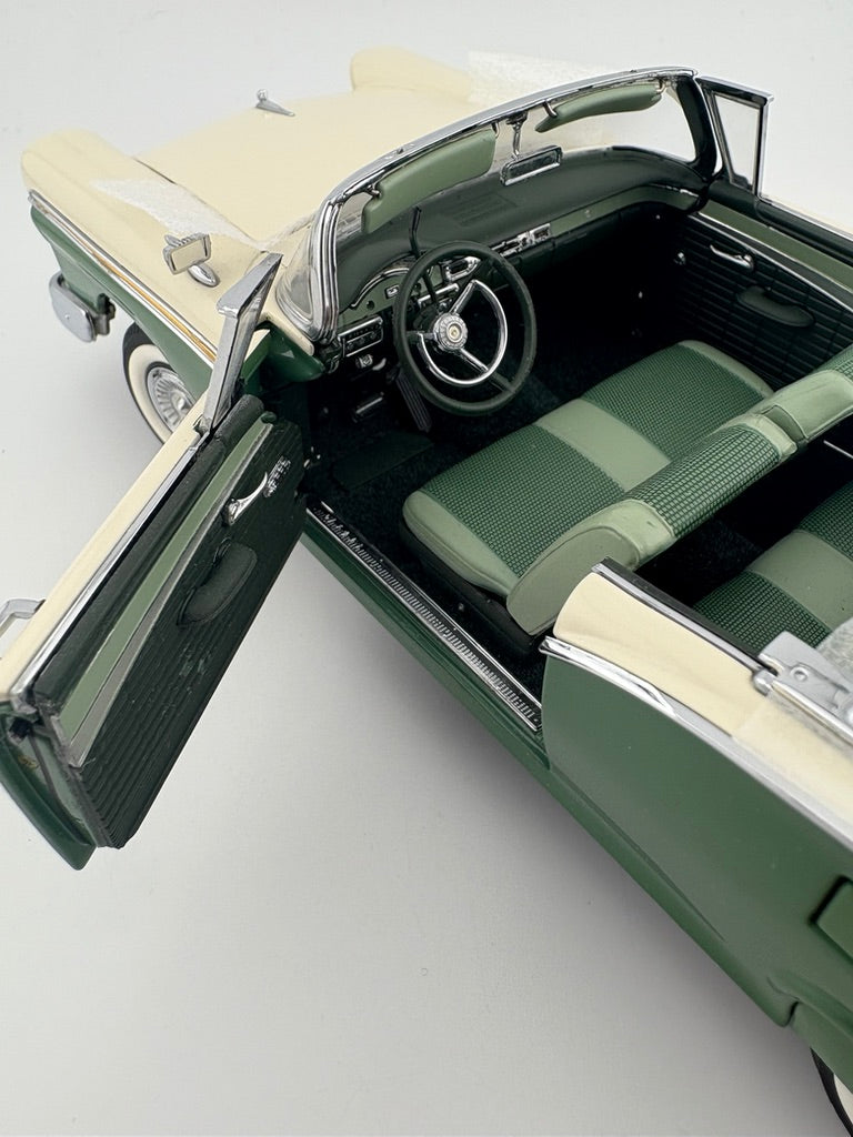 Danbury Mint 1957 Ford Fairlane 500 Skyline Convertible Fishwheels