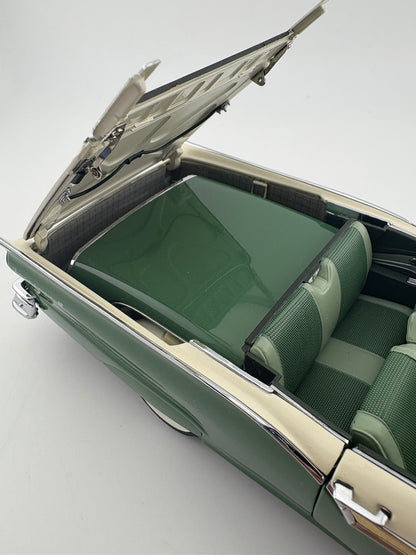 Danbury Mint 1957 Ford Fairlane 500 Skyline Convertible Fishwheels