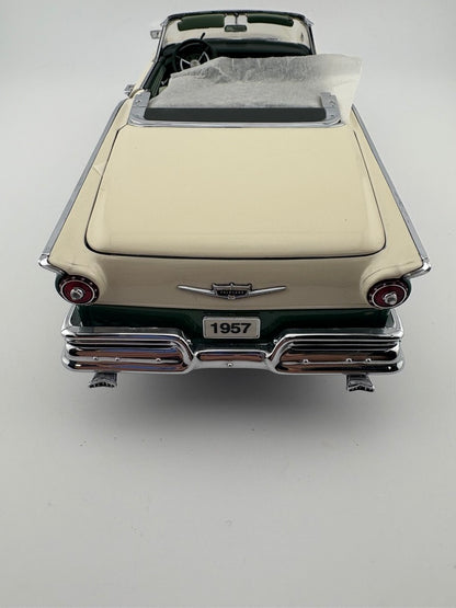 Danbury Mint 1957 Ford Fairlane 500 Skyline Convertible Fishwheels
