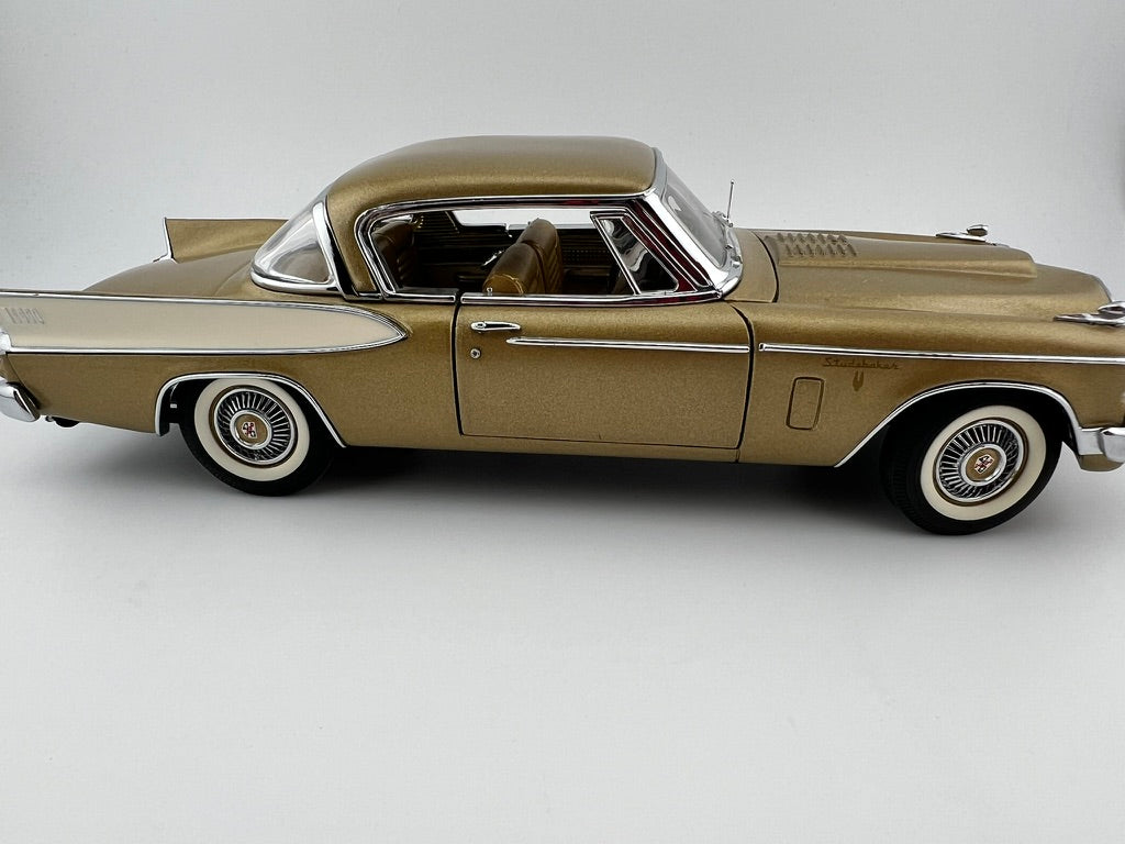 Danbury Mint 1957 Studebaker Golden Hawk – Tiara Gold/Arctic White Fishwheels