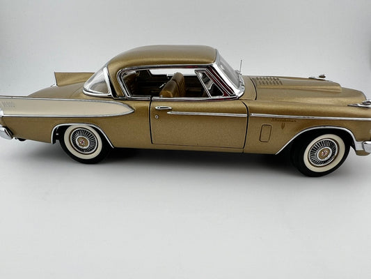 Danbury Mint 1957 Studebaker Golden Hawk – Tiara Gold/Arctic White Fishwheels