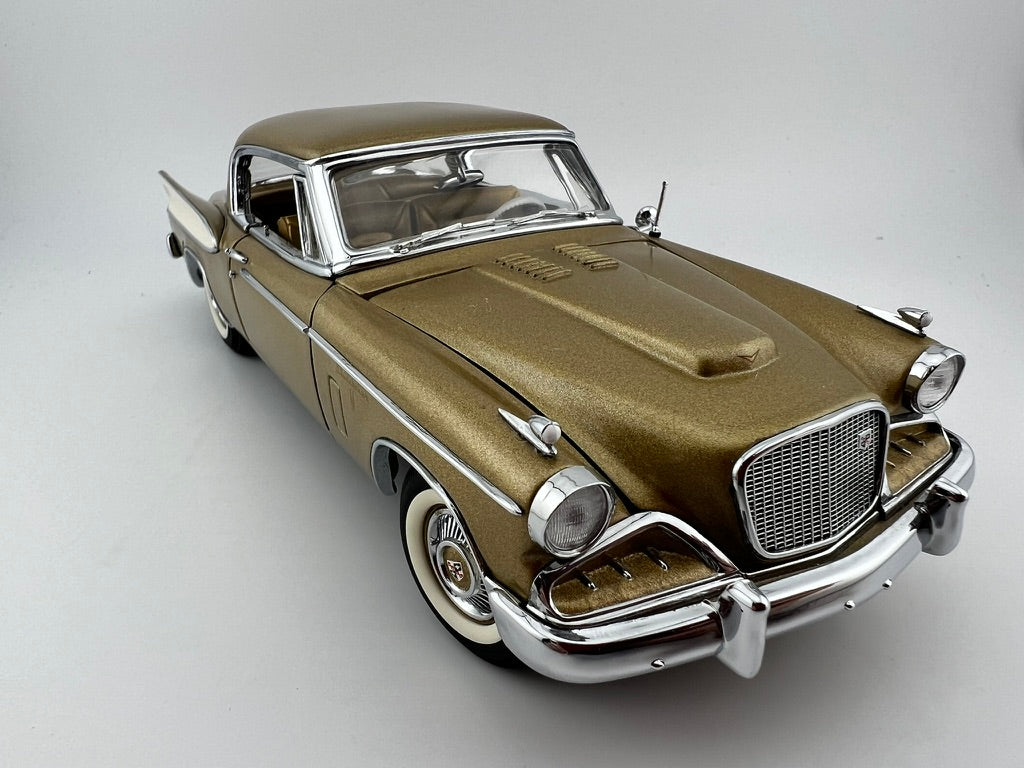Danbury Mint 1957 Studebaker Golden Hawk – Tiara Gold/Arctic White Fishwheels