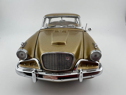 Danbury Mint 1957 Studebaker Golden Hawk – Tiara Gold/Arctic White Fishwheels