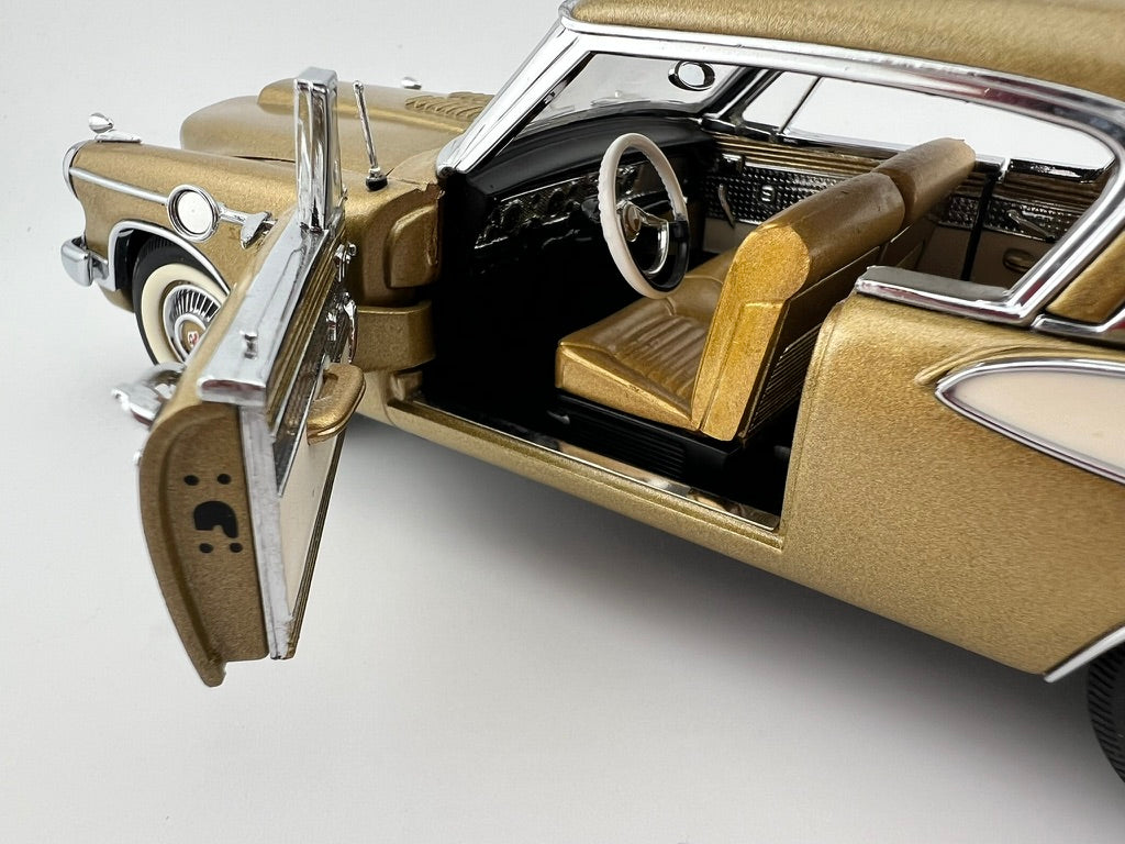Danbury Mint 1957 Studebaker Golden Hawk – Tiara Gold/Arctic White Fishwheels
