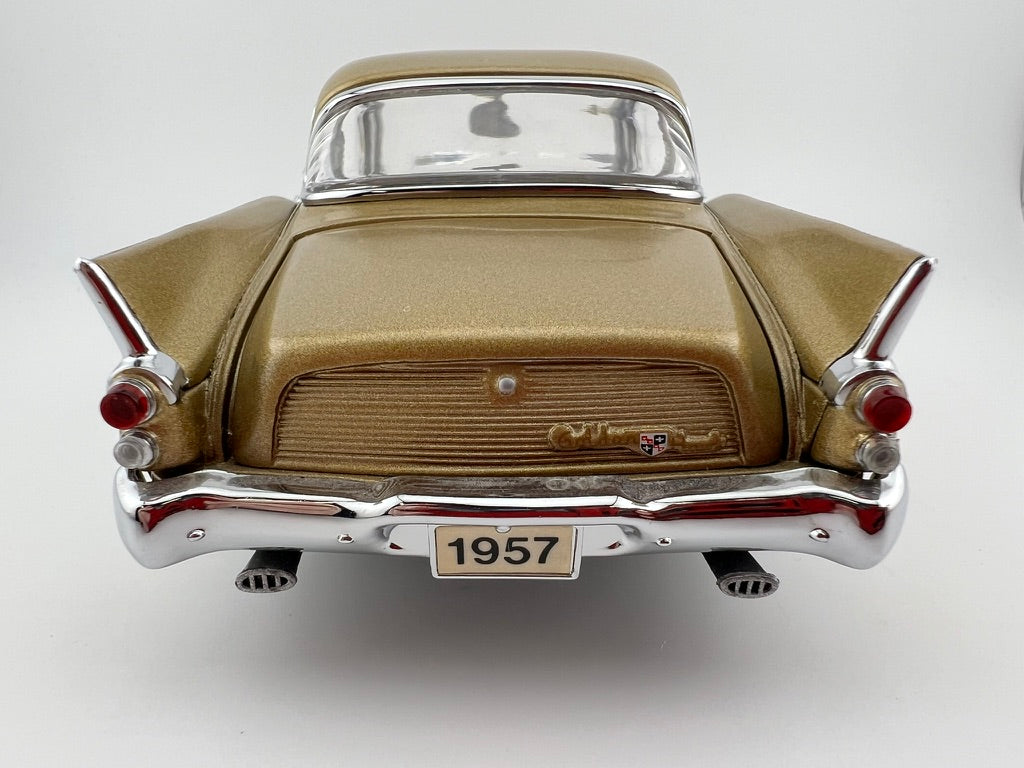 Danbury Mint 1957 Studebaker Golden Hawk – Tiara Gold/Arctic White Fishwheels