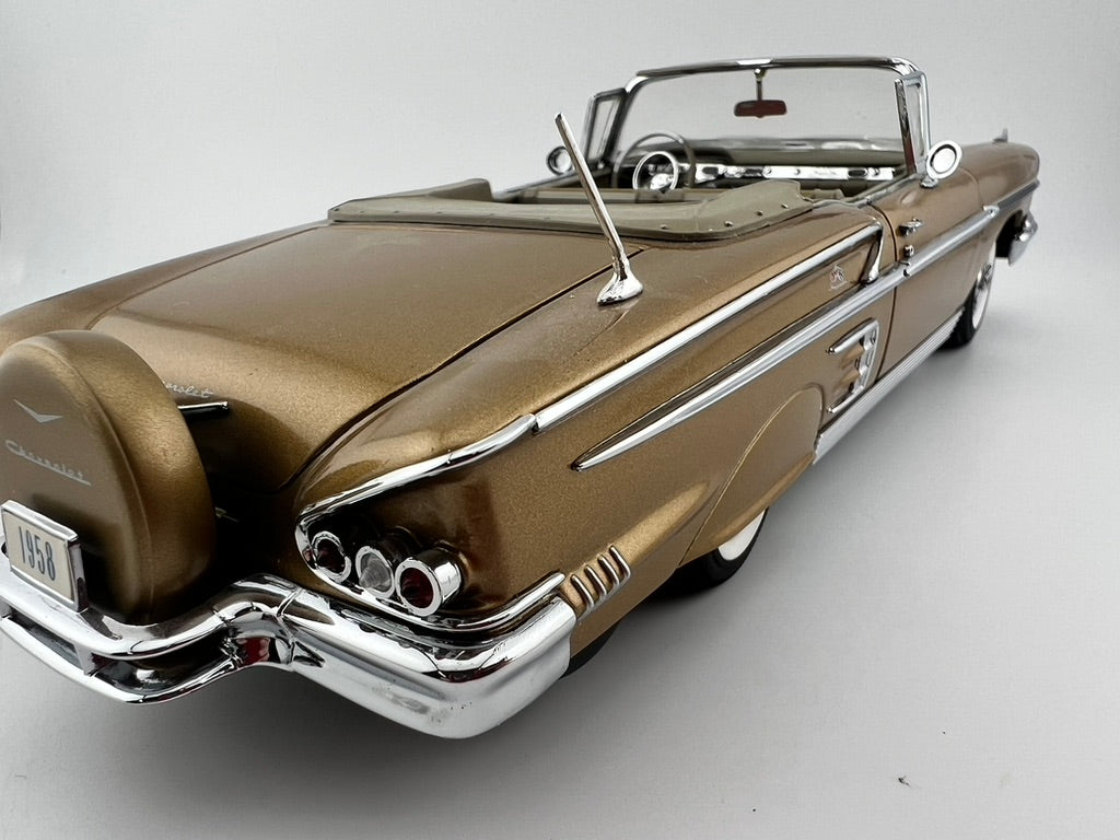 Danbury Mint 1958 Chevy Impala Anniversary Gold Metallic Convertible Fishwheels