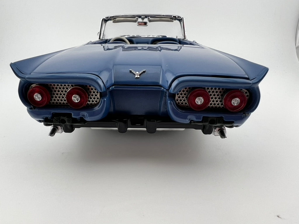 Danbury Mint 1958 Ford Thunderbird Convertible – Monarch Blue Fishwheels