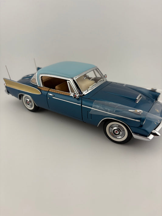 Danbury Mint 1958 Packard Hawk – 1:24 Diecast Model Car