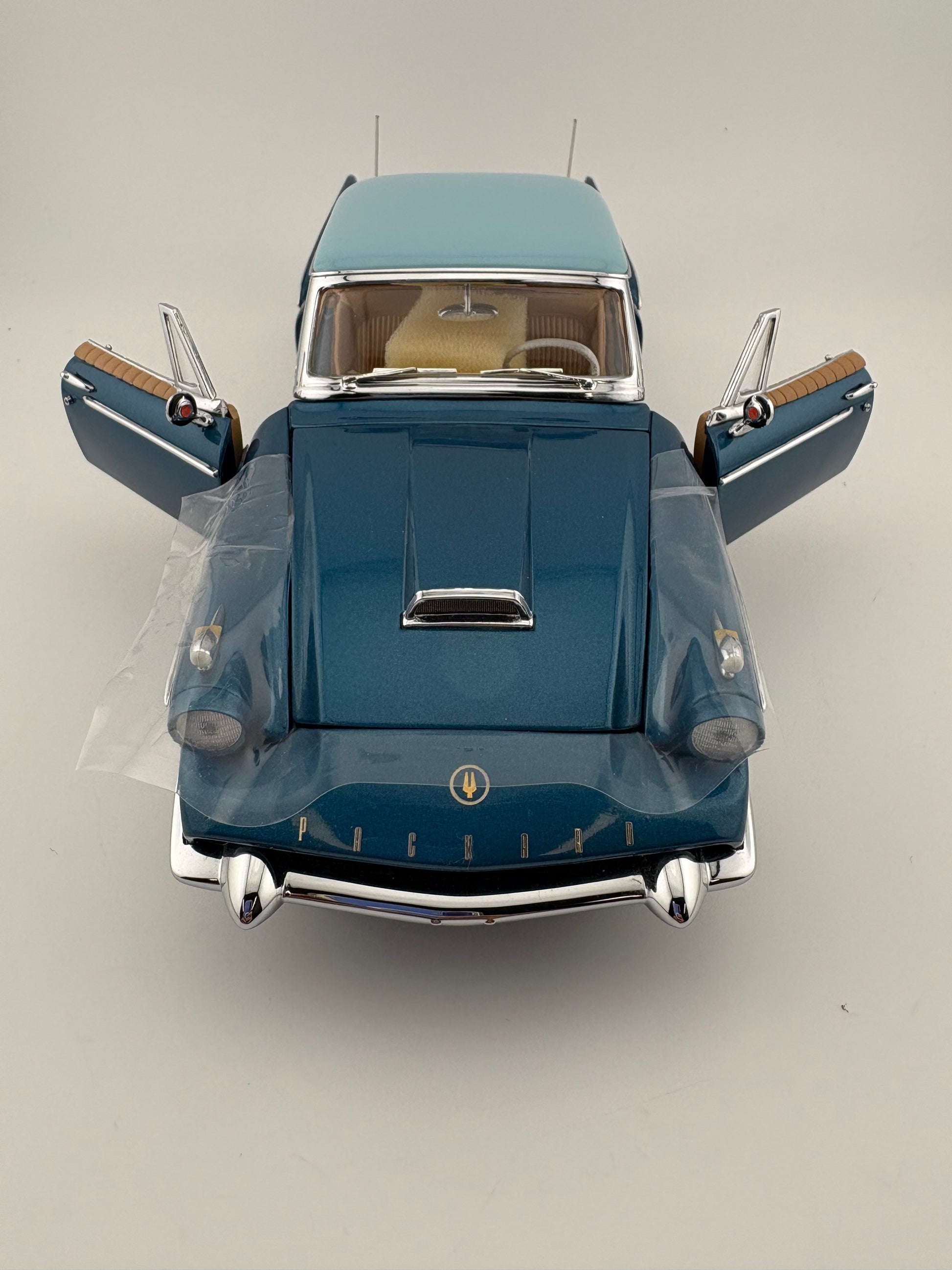 Danbury Mint 1958 Packard Hawk – 1:24 Diecast Model Car