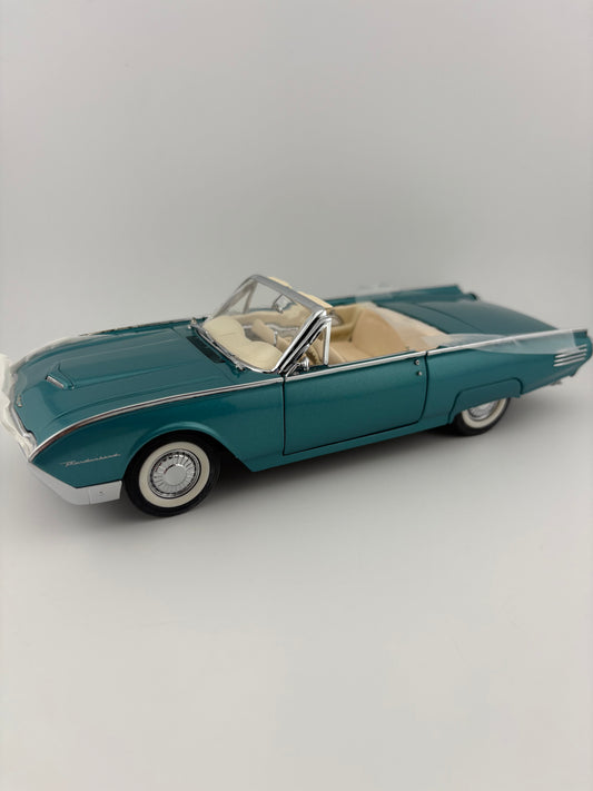 Danbury Mint 1961 Ford Thunderbird Convertible Fishwheels
