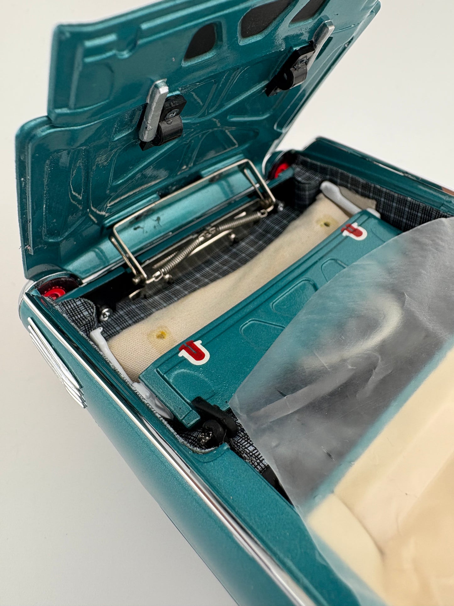 Danbury Mint 1961 Ford Thunderbird Convertible Fishwheels