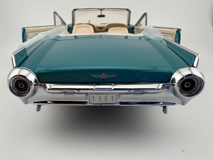 Danbury Mint 1961 Ford Thunderbird Convertible Fishwheels