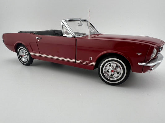 Danbury Mint 1966 Ford Mustang GT Convertible Diecast Model Fishwheels