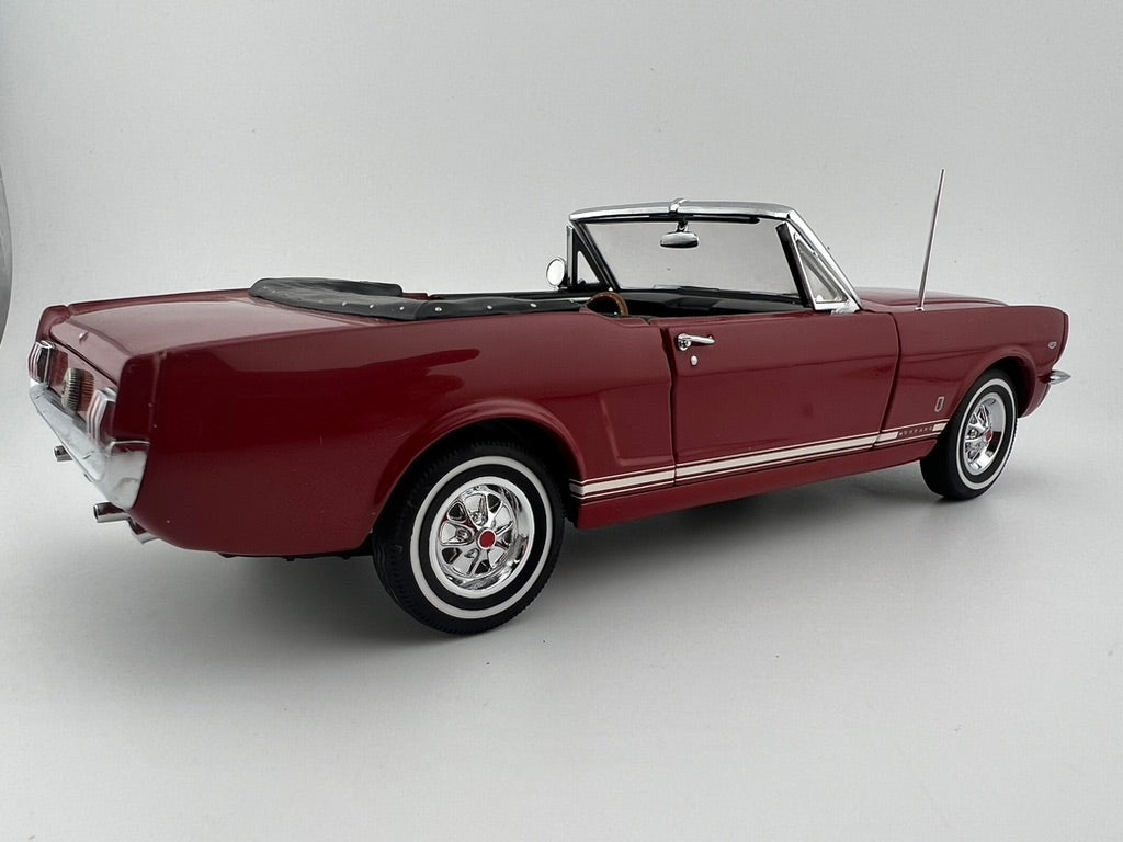 Danbury Mint 1966 Ford Mustang GT Convertible Diecast Model Fishwheels