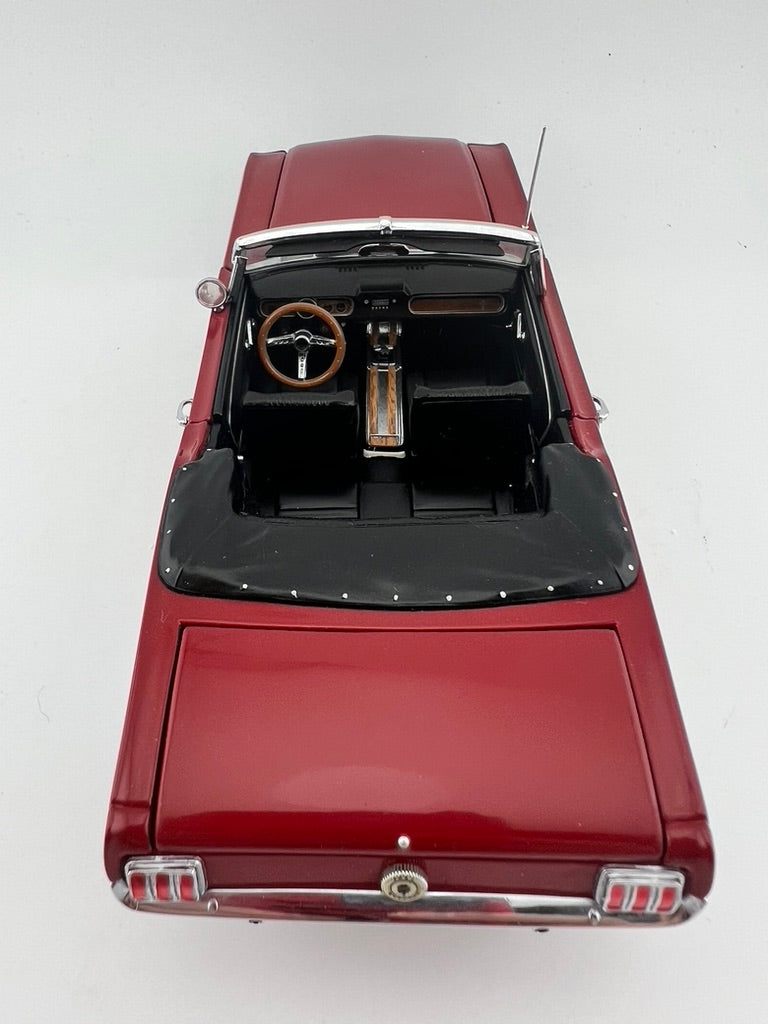 Danbury Mint 1966 Ford Mustang GT Convertible Diecast Model Fishwheels