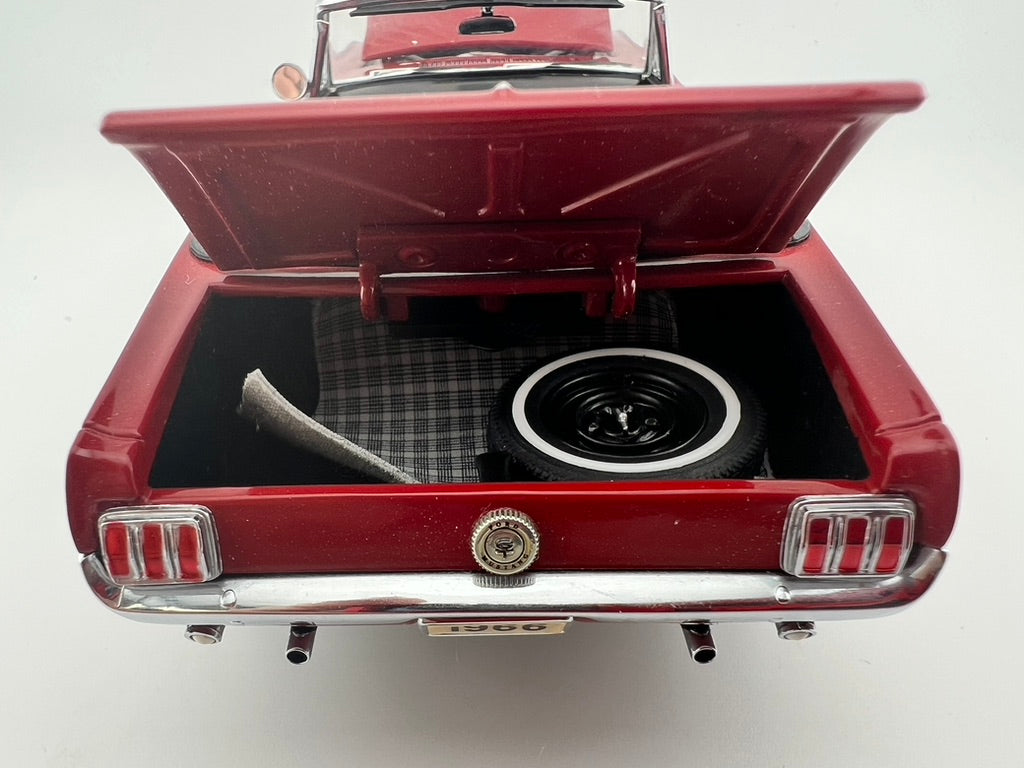 Danbury Mint 1966 Ford Mustang GT Convertible Diecast Model Fishwheels