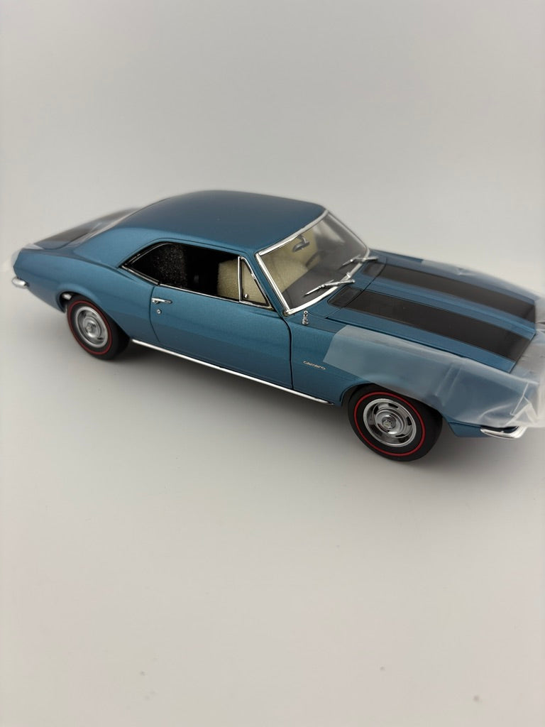 Danbury Mint 1967 Chevy Camaro Z/28 Sport Coupe Fishwheels