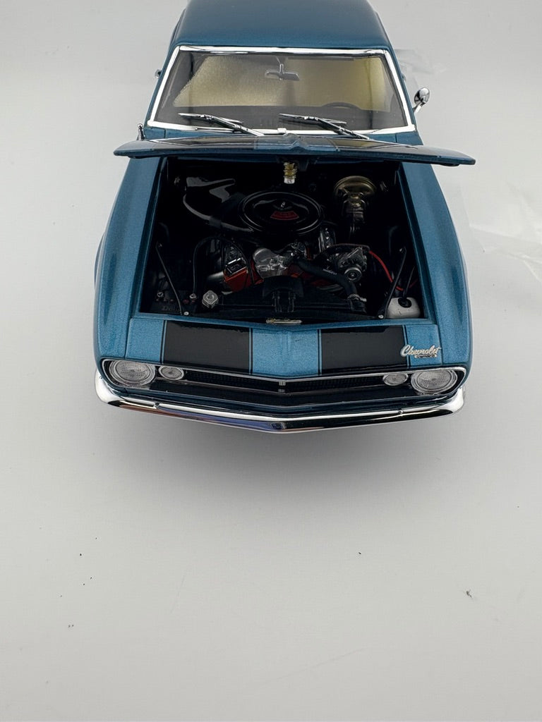 Danbury Mint 1967 Chevy Camaro Z/28 Sport Coupe Fishwheels