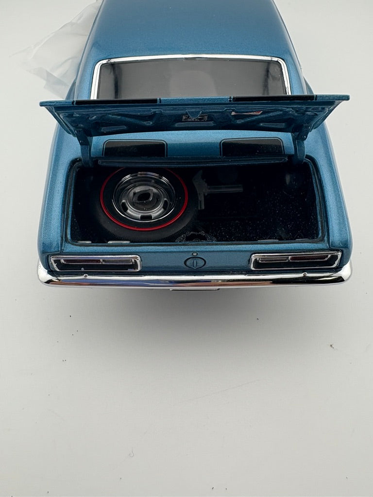 Danbury Mint 1967 Chevy Camaro Z/28 Sport Coupe Fishwheels