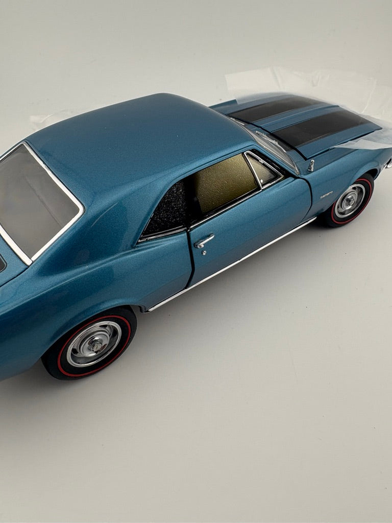 Danbury Mint 1967 Chevy Camaro Z/28 Sport Coupe Fishwheels