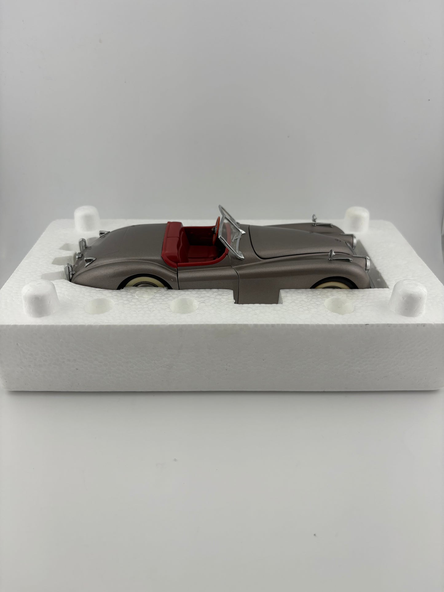 Danbury Mint – Jaguar XK120 Roadster Fishwheels