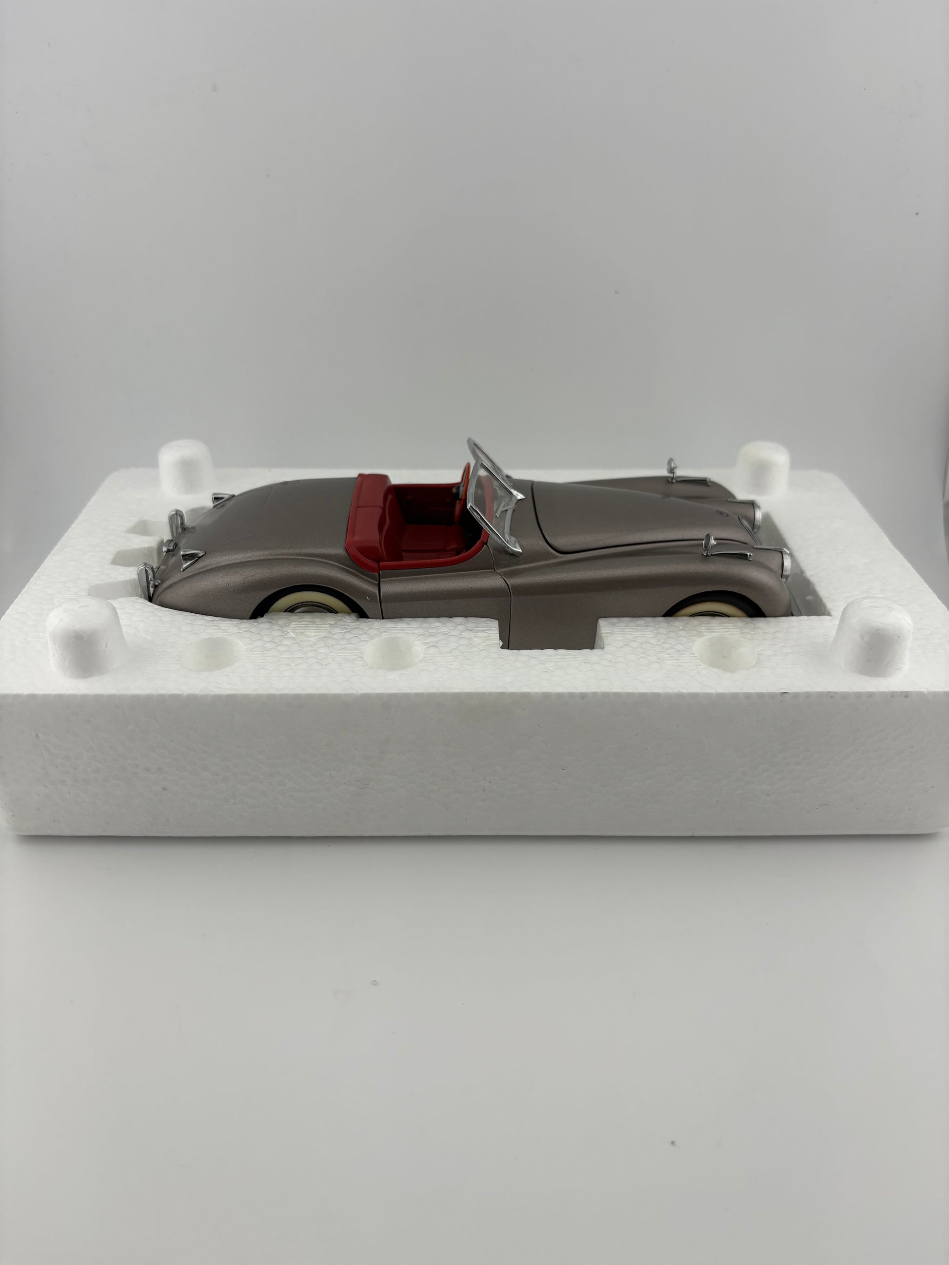 Danbury Mint – Jaguar XK120 Roadster Fishwheels