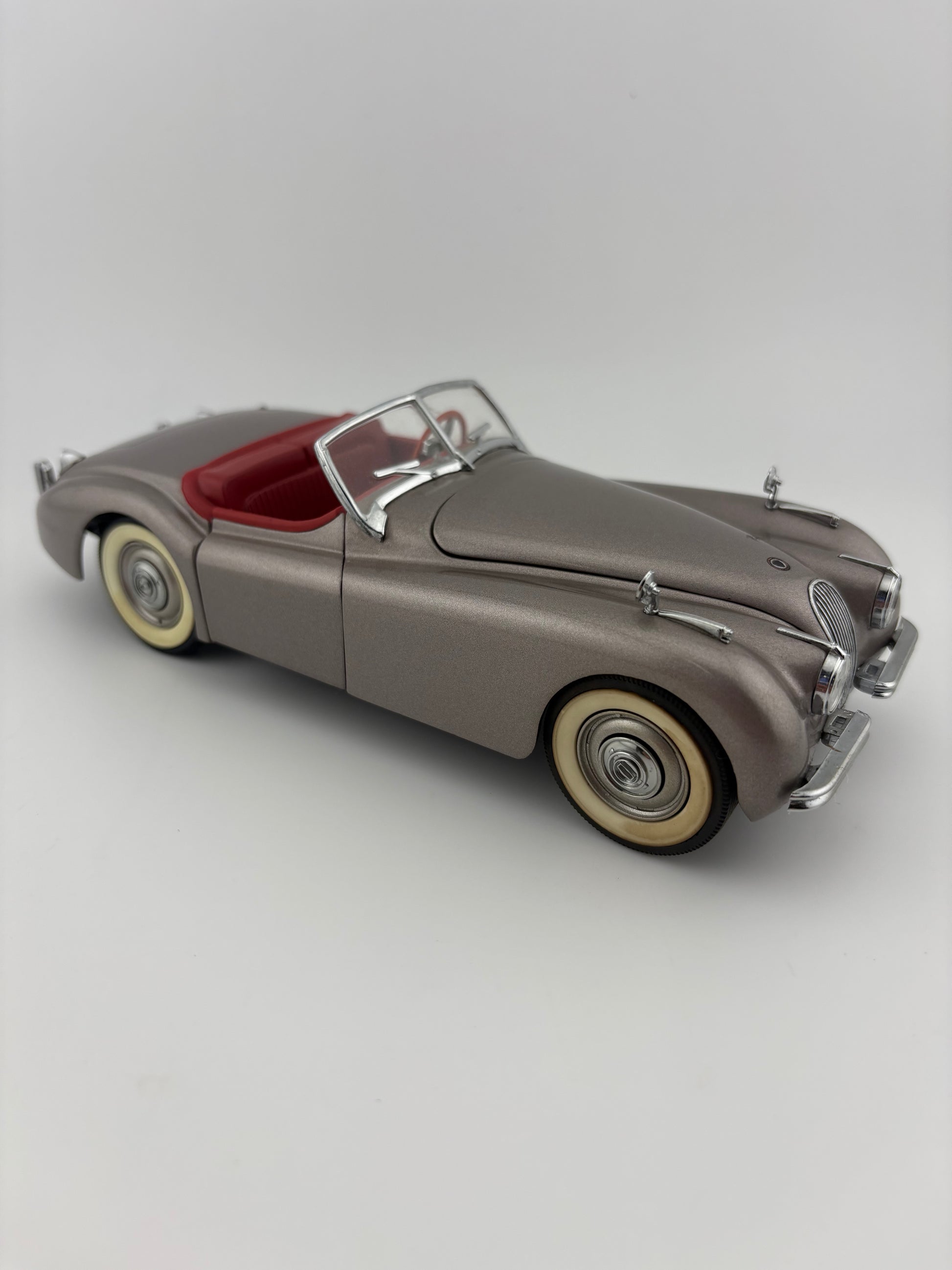 Danbury Mint – Jaguar XK120 Roadster Fishwheels