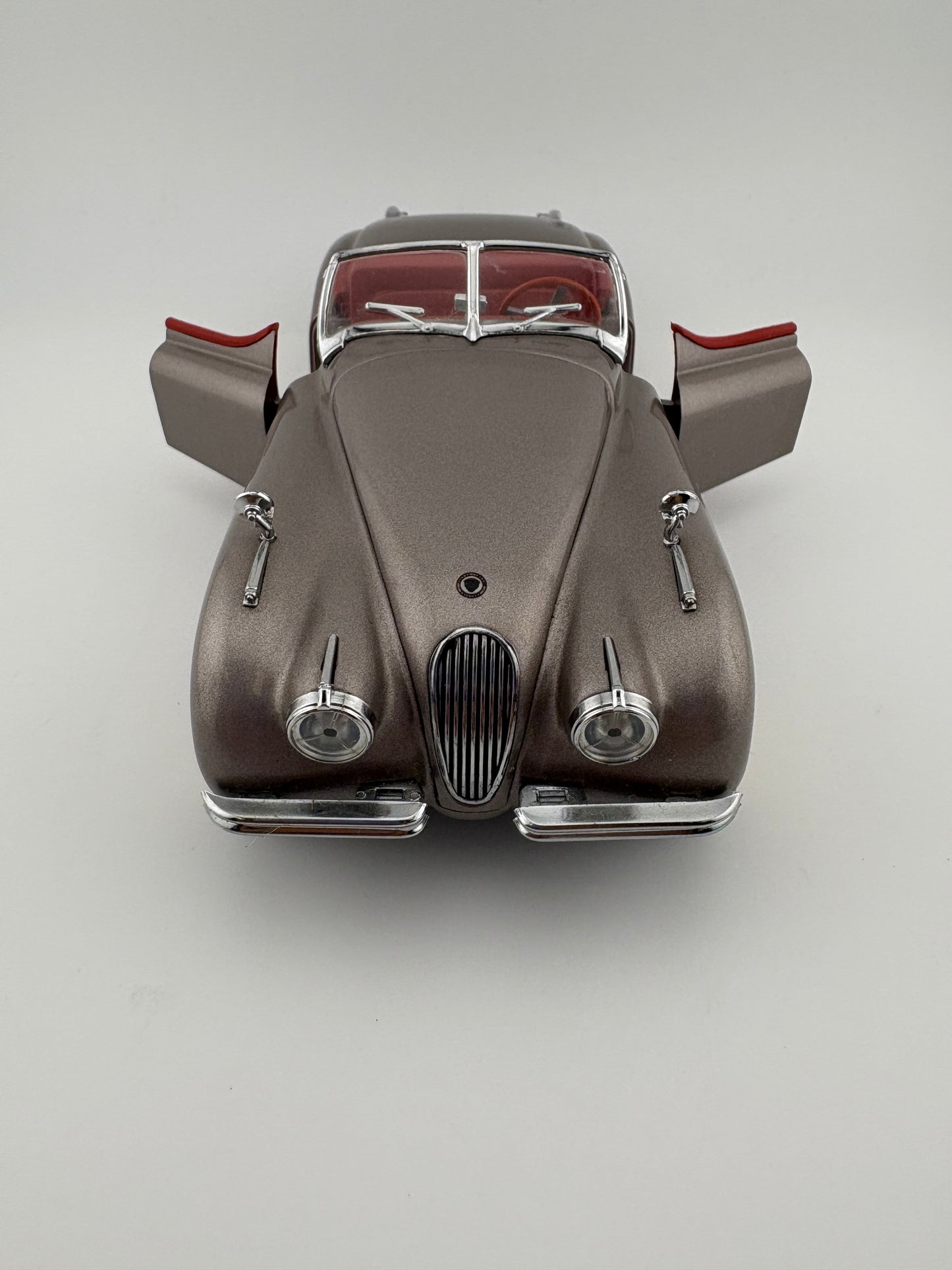 Danbury Mint – Jaguar XK120 Roadster Fishwheels