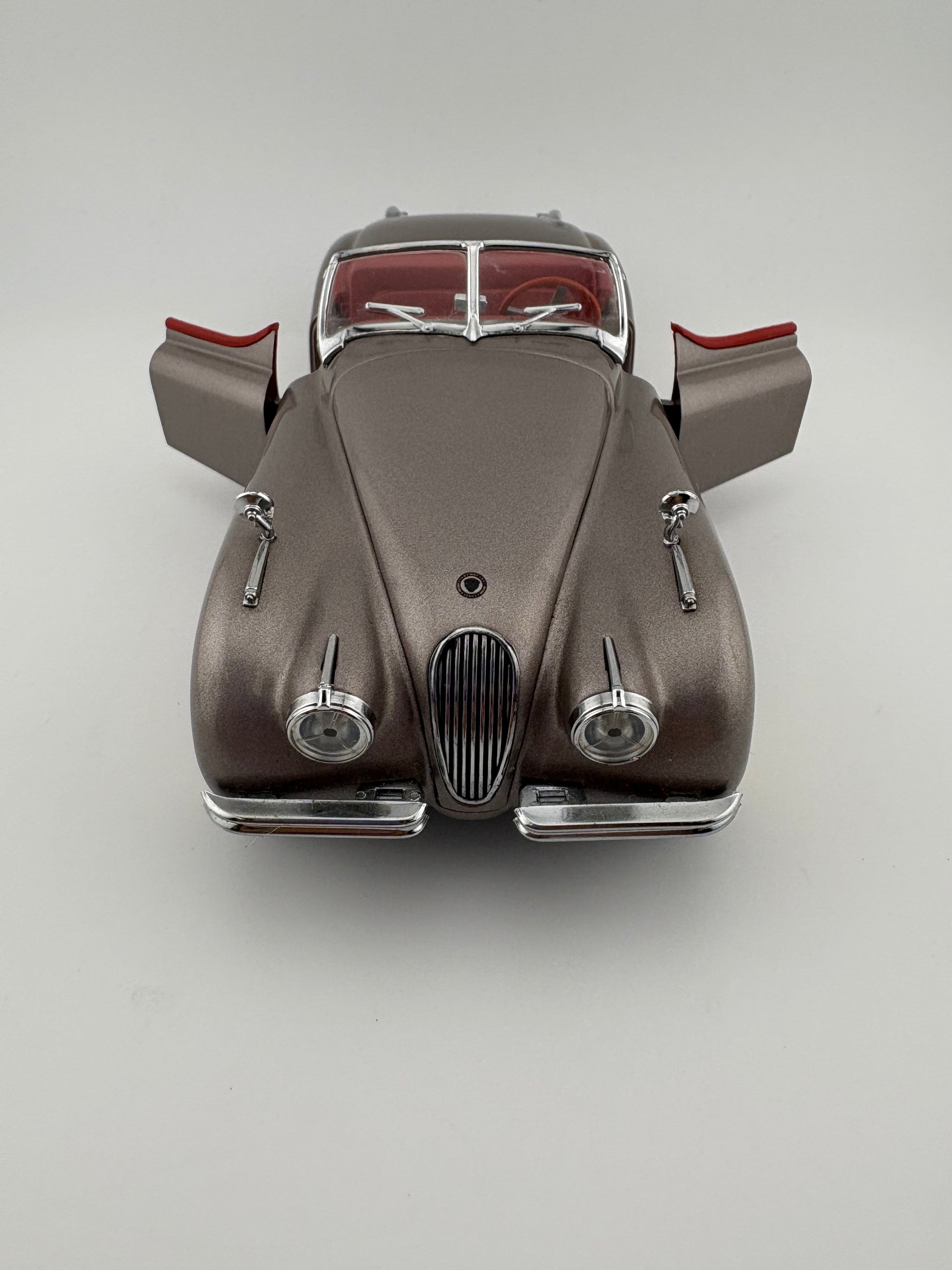 Danbury Mint – Jaguar XK120 Roadster Fishwheels