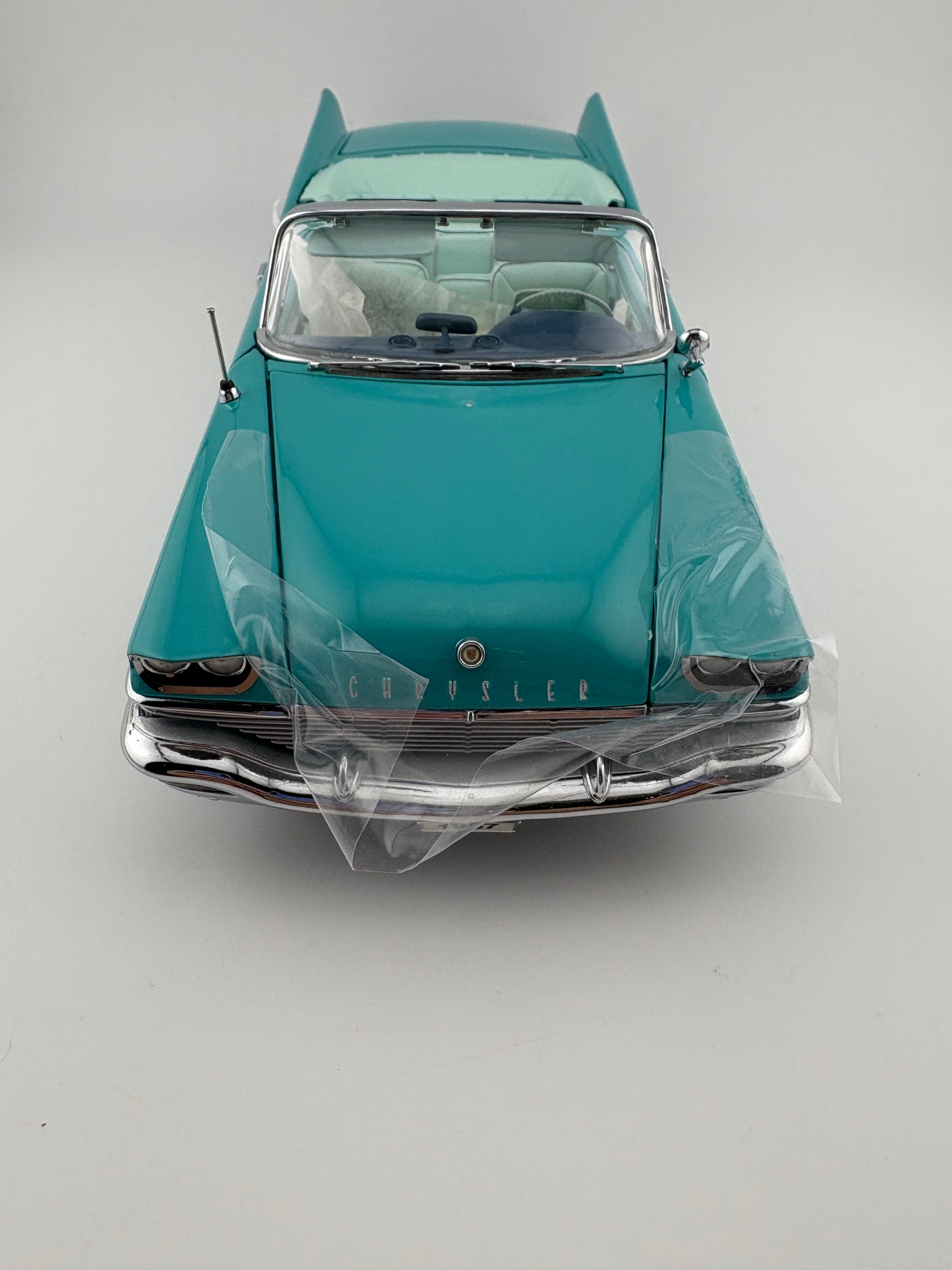 Danbury Mint Limited Edition 1957 Chrysler New Yorker Convertible 1:24 Fishwheels