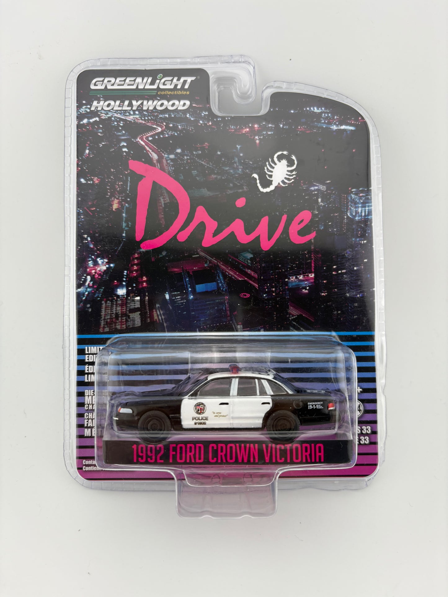 GreenLight Hollywood Series 33 – 1992 Ford Crown Victoria (LAPD) – Drive
