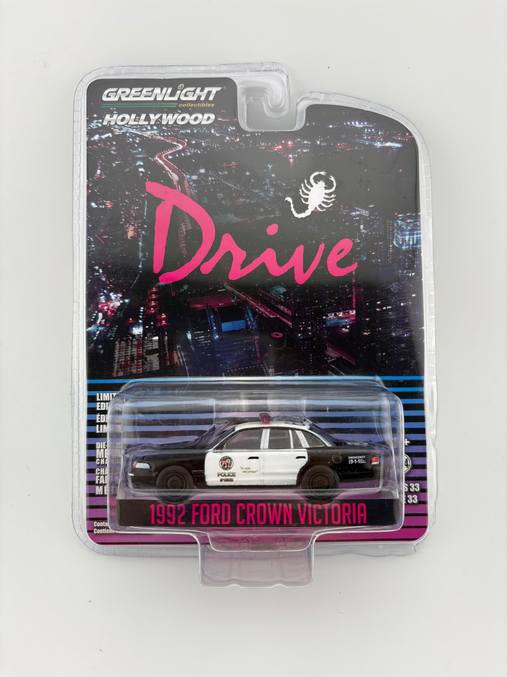 GreenLight Hollywood Series 33 – 1992 Ford Crown Victoria (LAPD) – Drive
